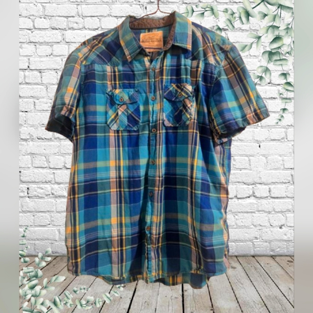 Aeropostale short sleeve shirt- Size Large